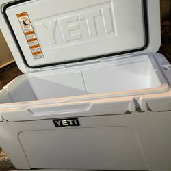 YETI 75 Tundra Cooler