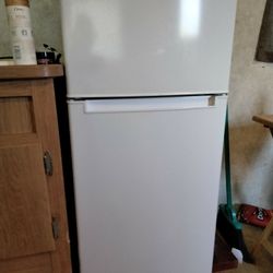 Magic Chef 4.5 Cubic Feet Perfect Condition