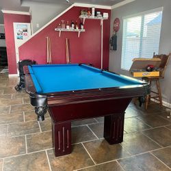 Pool Table 8ft ( Free Delivery & Set Up & New Color Felt Of your Choice )