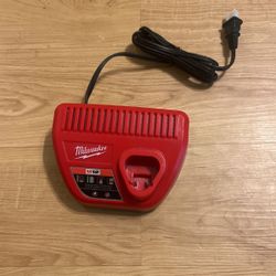 Milwaukee M12 Charger 