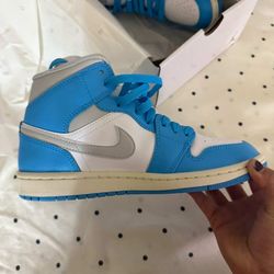 jordan 1 mid university blue