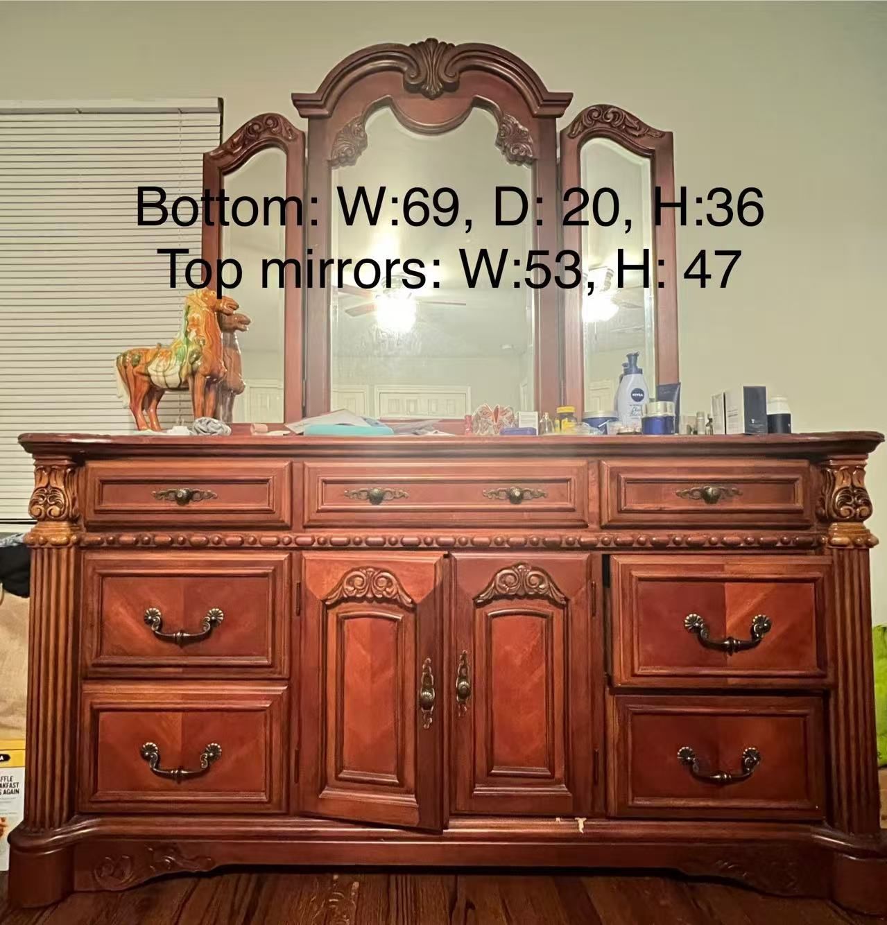 Drawer + Make Up Station