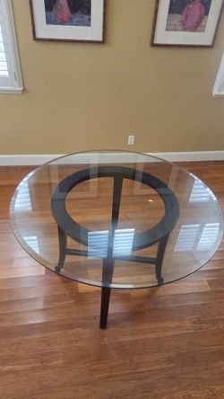 Crate &Barrel Halo Dining Table