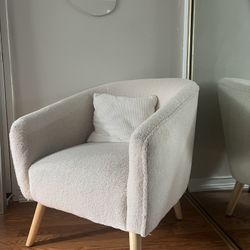 Creme Accent Chair