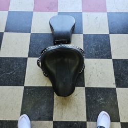 08 Harley Softail Seat