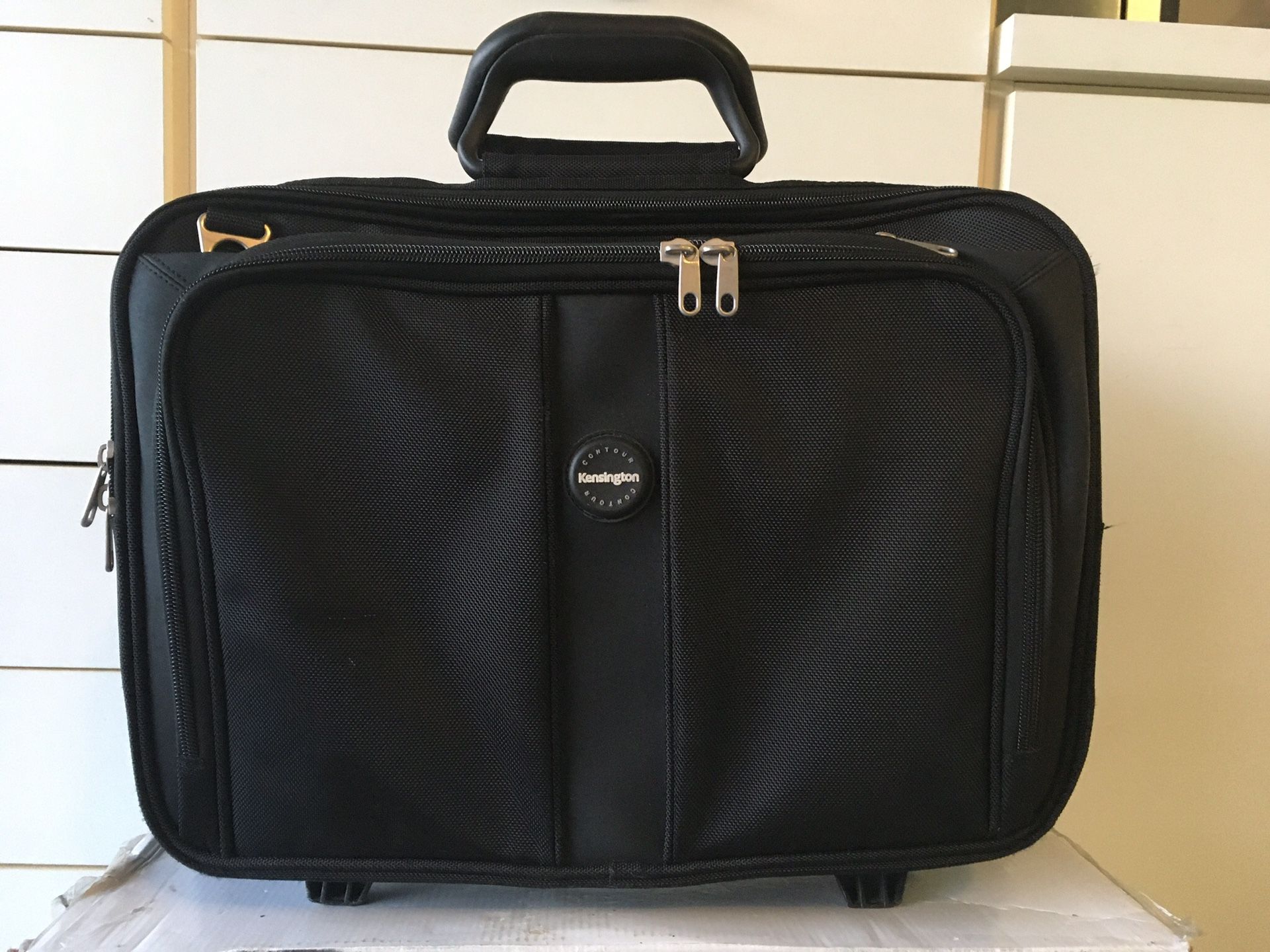 Kensington Contour Rolling Laptop Carrying Case