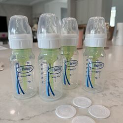 Dr. Brown's Natural Flow Anti-Colic Options+ Narrow Baby Bottle, 8 oz/250 mL, with Level 1 Slow Flow Nipples, 0m+, 4 Pack