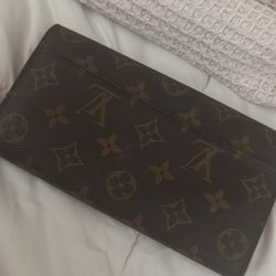 Luis Vuitton Wallet Sarah Monogram