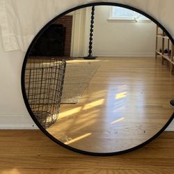 28” dia Mirror With Black Metal Frame