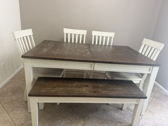 Dinning room table