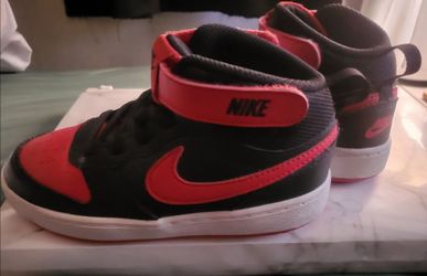 Nike Mid-Top Sneakers Black and Red