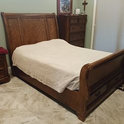 King size bedroom suite
