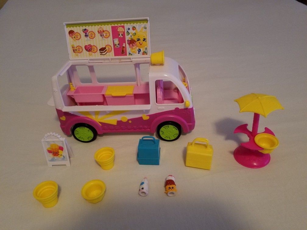 Shopkins ice cream truck-toy