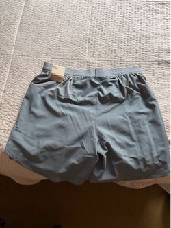 Nike Stride Men’s dri-FIT 7” Running Shorts Size Size Medium Color Grey