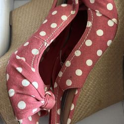 Size 8 Coral And White Polka Dot Wedges 