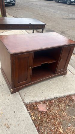 Entertainment center