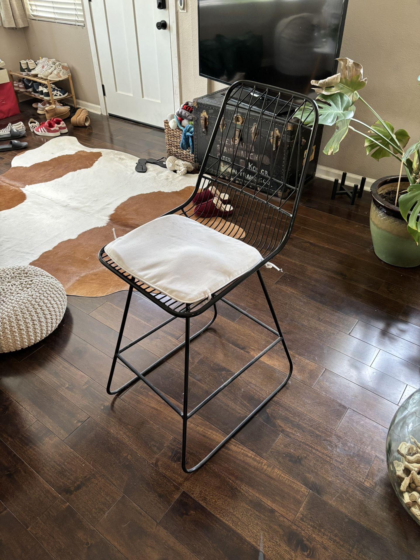 Set Of 2 Black Geometric Bar Stools