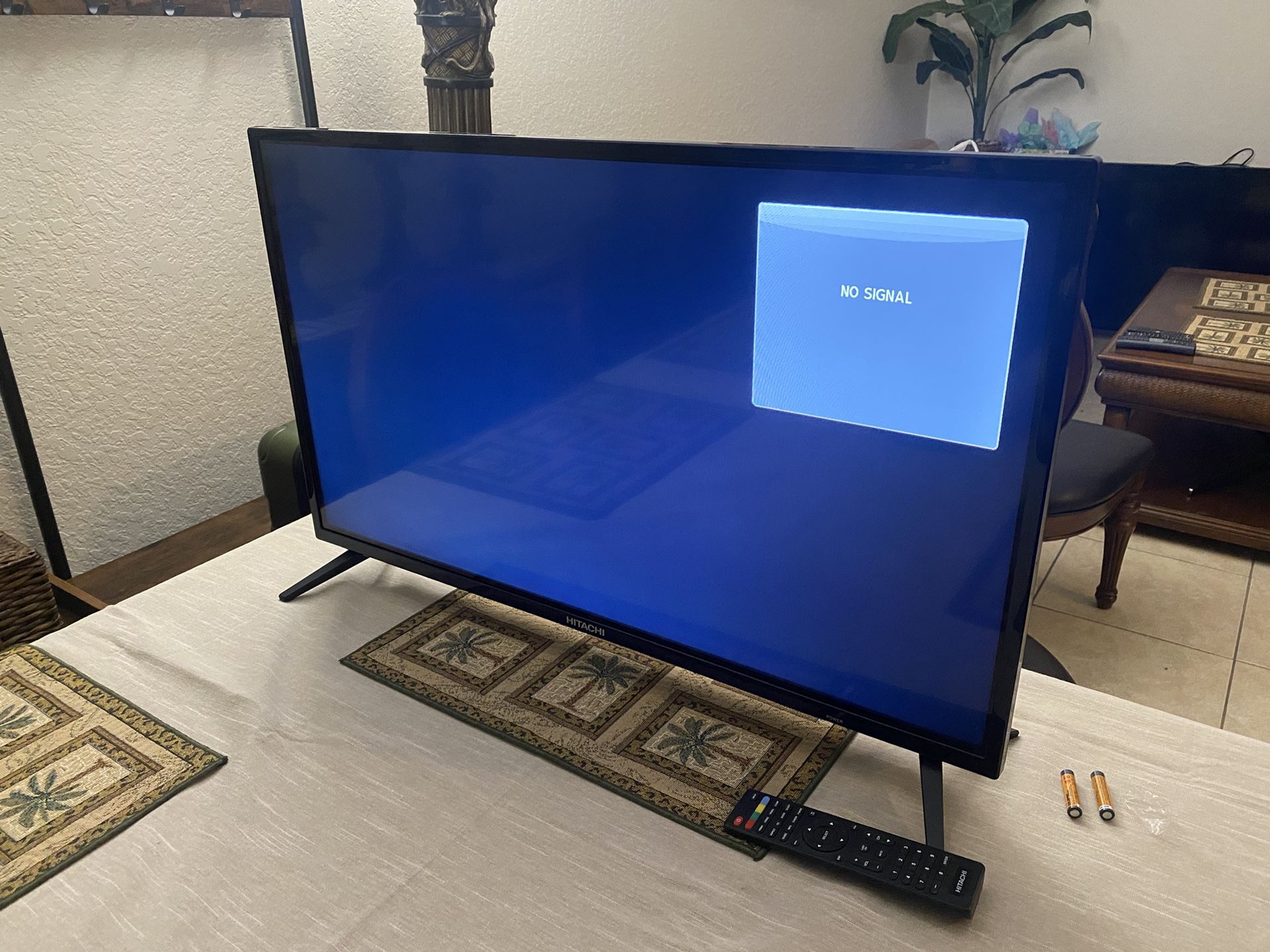 Hitachi 32C11 32-Inch Alpha Series 720p LED HDTV