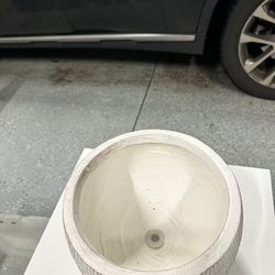 Textured clay light weight pot