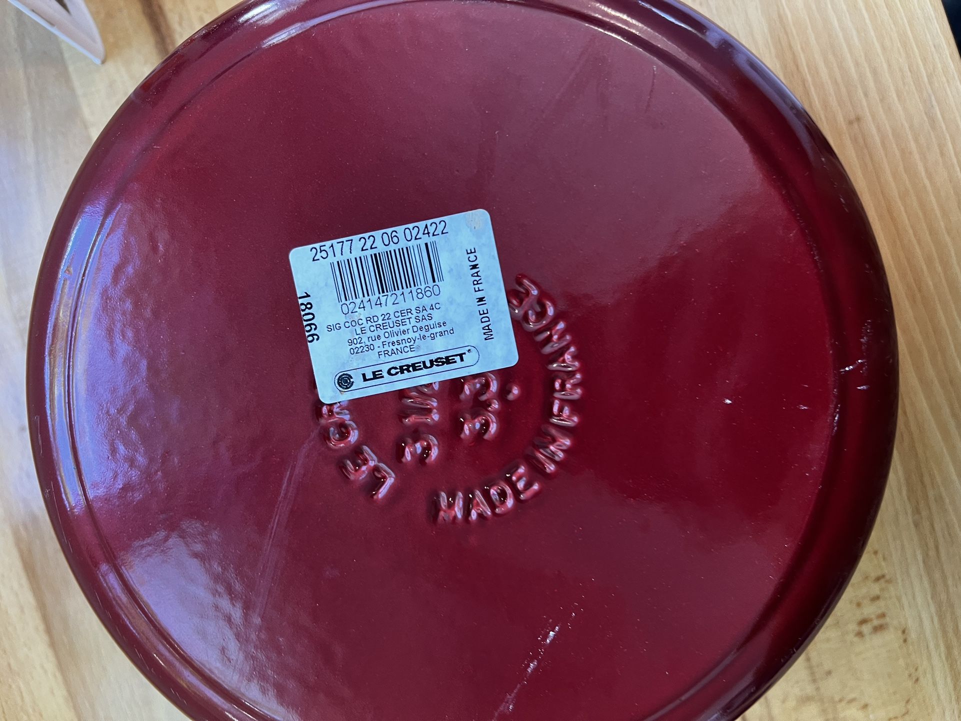 New Le Creuset Dutch Oven red 3.5 Quart