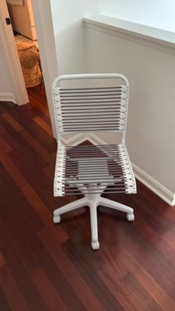 Container store modern swivel chair for desk