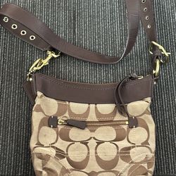 Vintage COACH C Pattern Black Canvas Leather Crossbody Shoulder Bag A1(contact info removed)2M