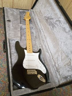 Behringer iAXE 393 Electric Guitar & Hardshell Case BOTH for $100!