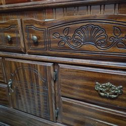 Dresser Set 