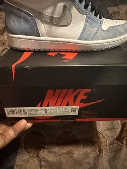 Air Jordan Hyper Royal OG Retro 1