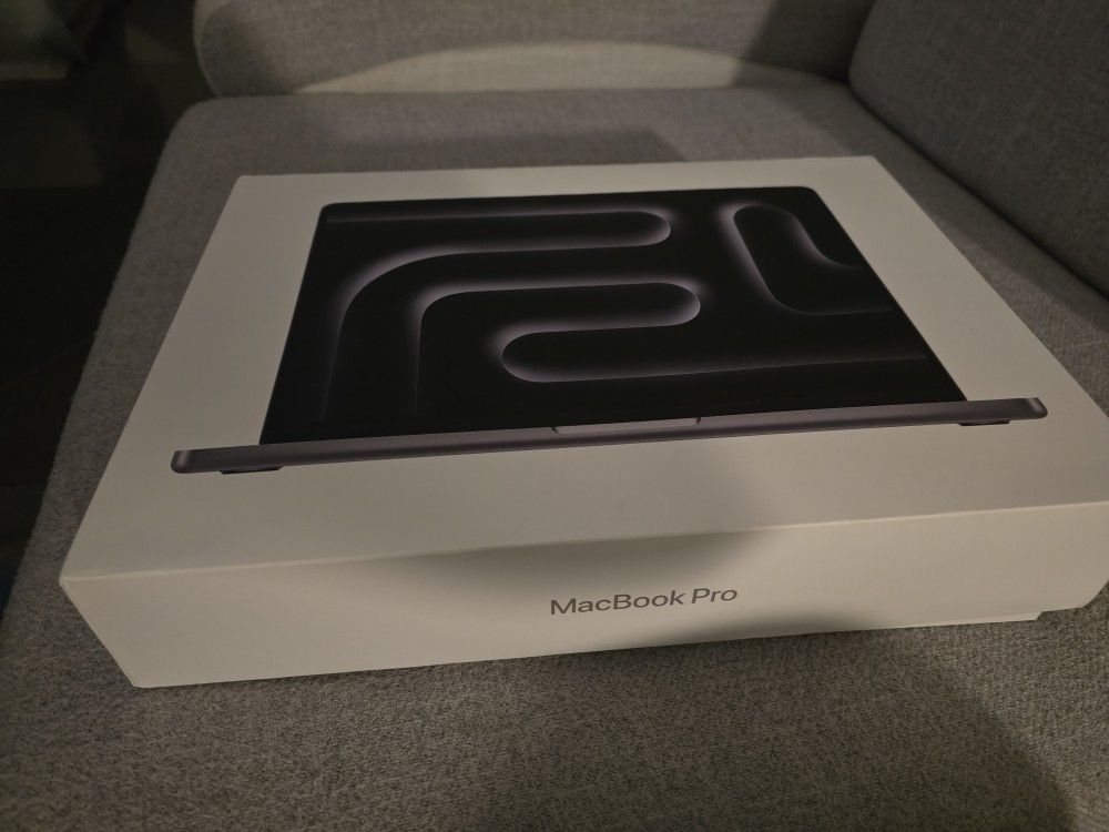 New 2023 MacBook Pro A2918 M3 14" Screen,8gb RAM, 1TB SSD,A Year Warranty for Sale
