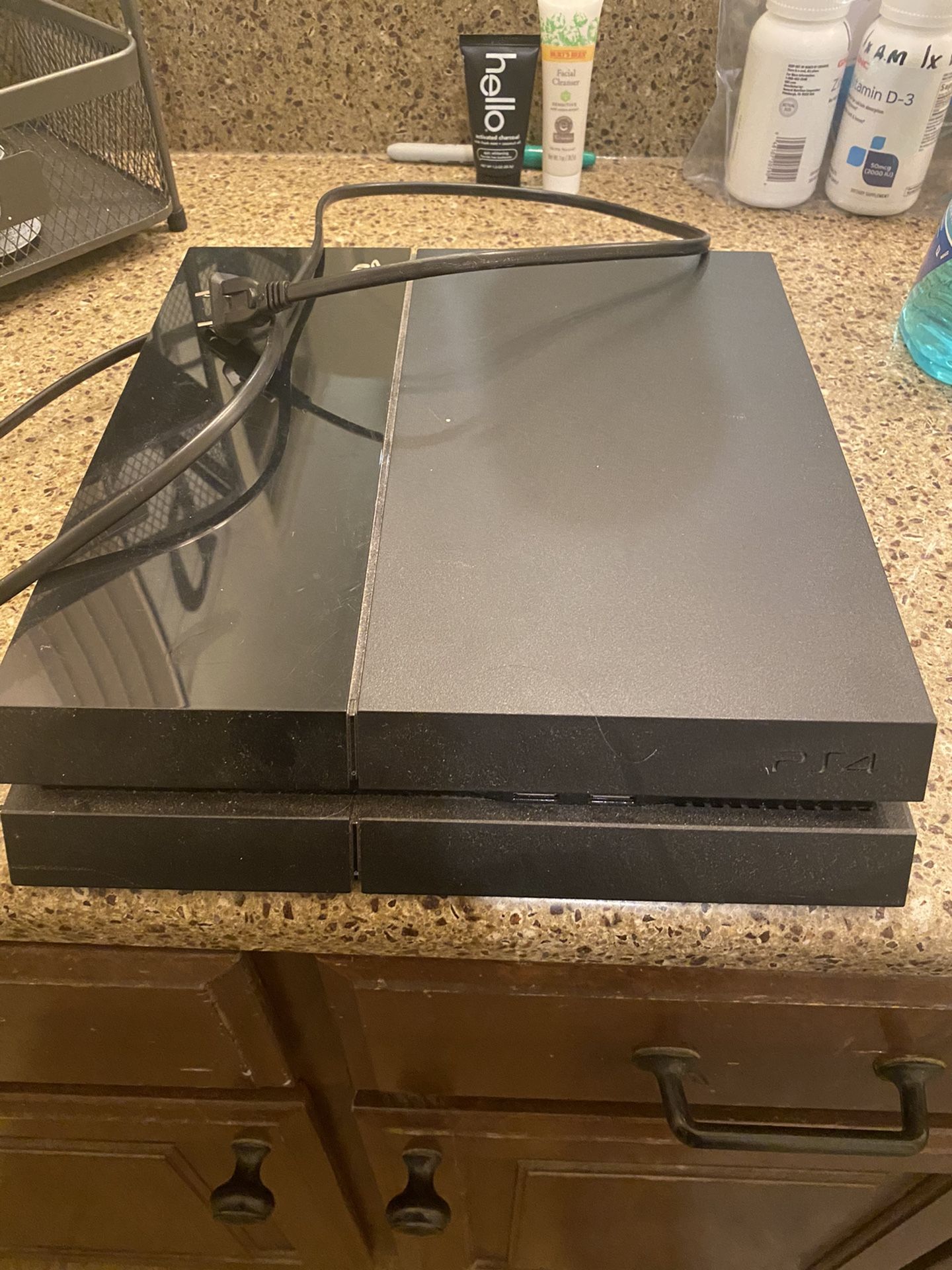 PS4 For Sale-Comes With Remote And Plug In Chord