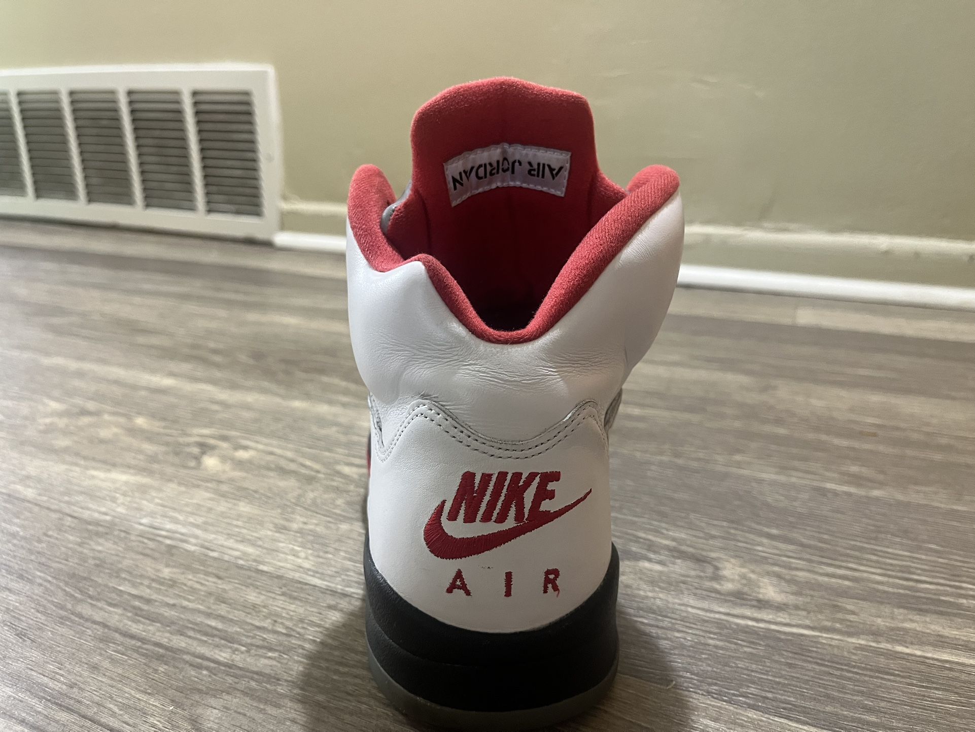 Jordan 5 Retro Fire Silver Tongue Men’s (PRICE NEGOTIABLE)