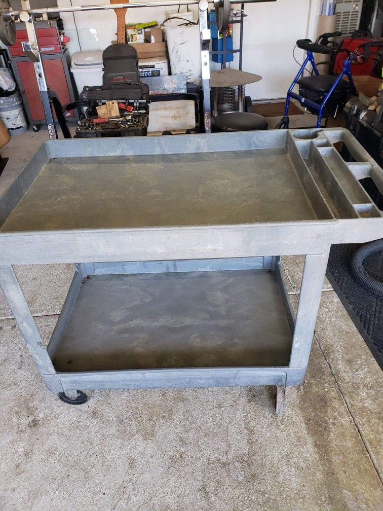 500 Pound Heavy Duty Rubbermaid Utility Cart
