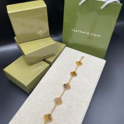 5 Motifs Chic Gold Clover Van Cleef And Arpels 