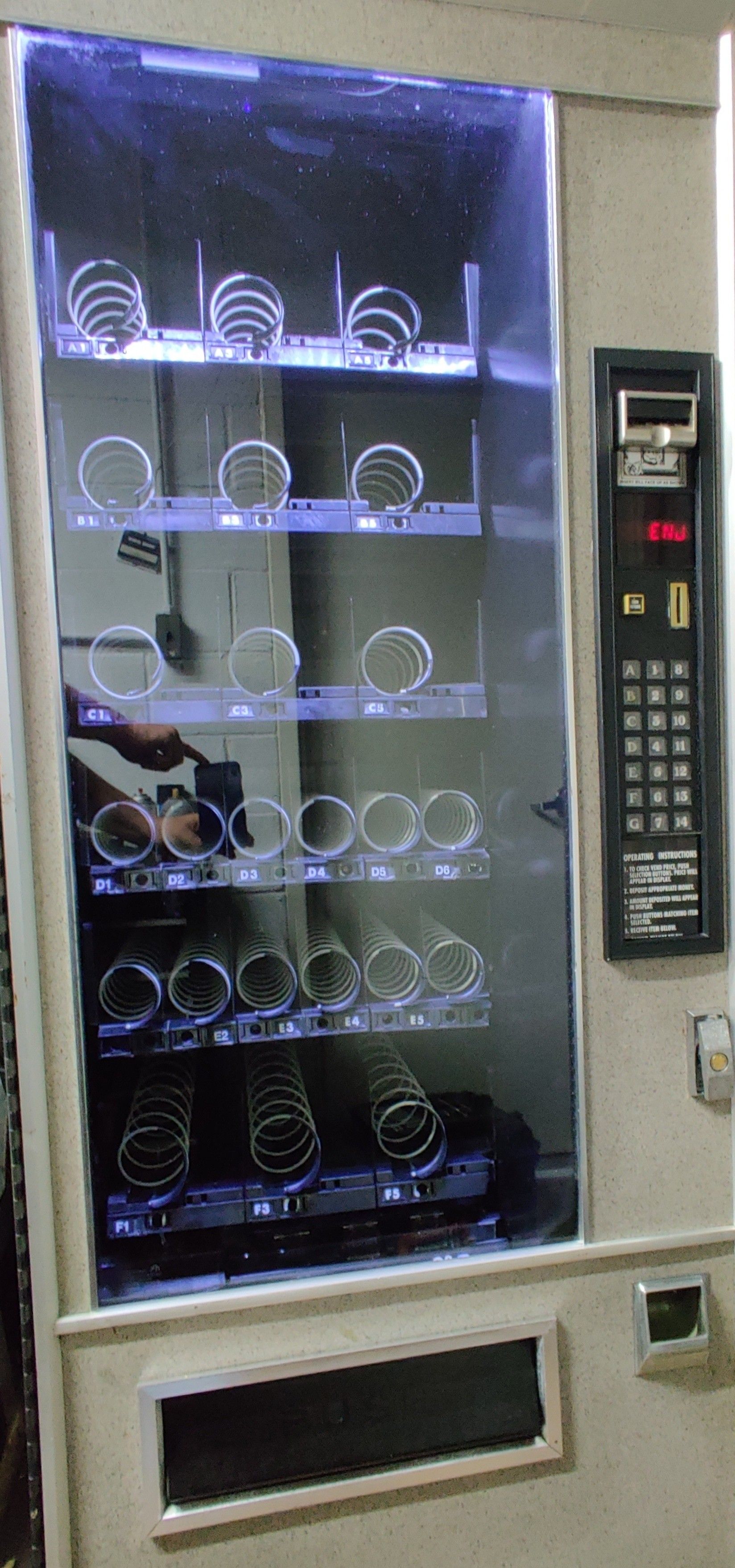 USI 3-Wide Vending Snack Machine