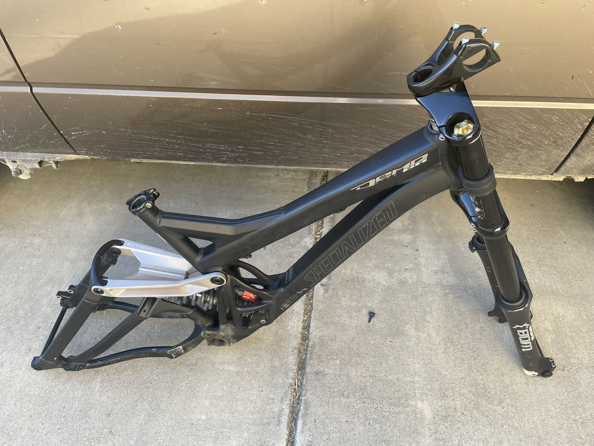 Specialized Demo Nine DH and Marzocchi 888 RC