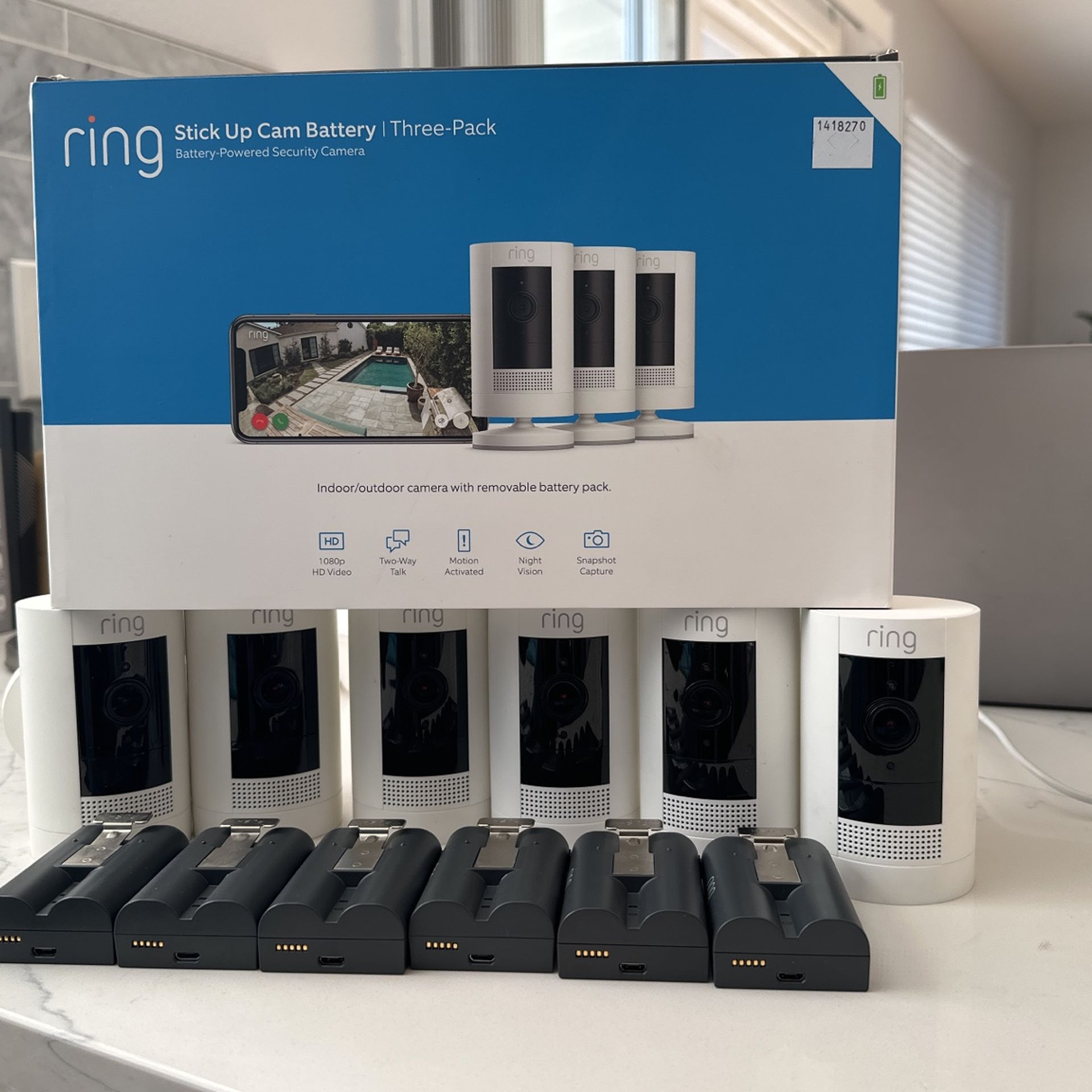 Ring Stick Up Camera (6) 2x Three-Pack for Sale in Rowland