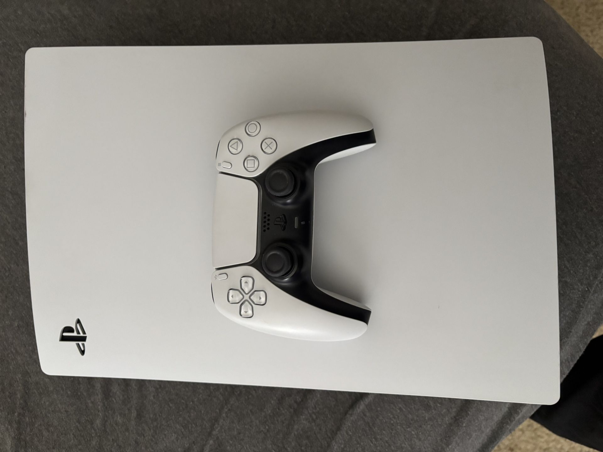 PS5 w/ Controller