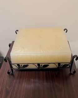 Large square multi wick candle with wrought iron stand details in photos pickup Gaithersburg md20877