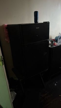 Black Galant Mini Fridge