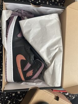 Jordan 1 Mid (I Don’t Know The Name)