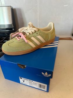 Samba’s Matcha size 7
