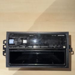 Alpine UTE-73BT Car Radio