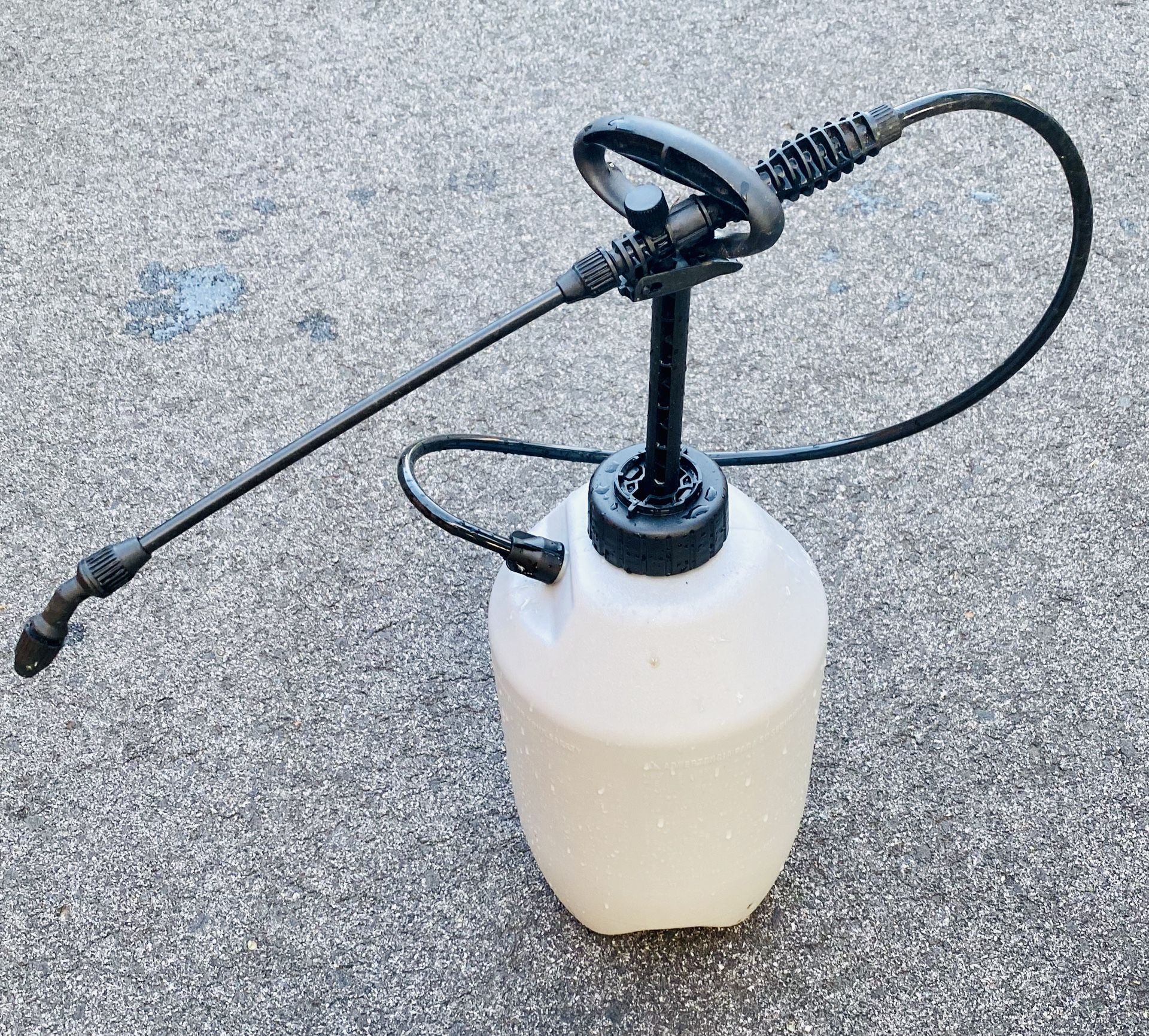 Chapin 2-Gallon Plastic Tank Sprayer