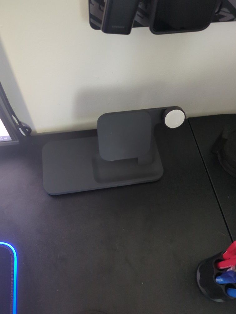 Logitech 3-in-1 Wireless Charger