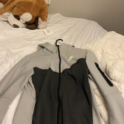 Nike Tech Men’s Medium