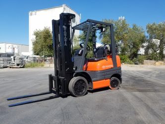 Toyota forklift 5000 pound capacity 3 stage side-shift