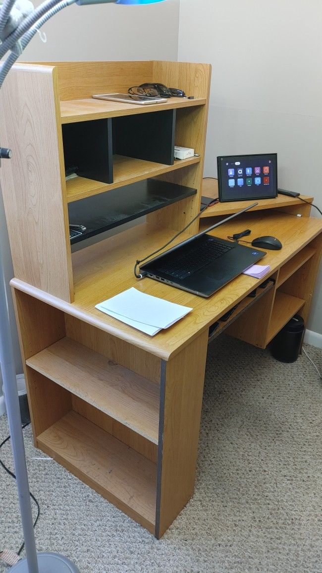 Office Desk With Shelves