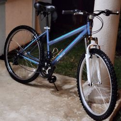 26"×17 "Nice & Clean Front Suspension Mountain Bike 