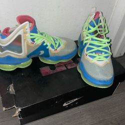 Nike LeBron 19